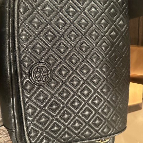 Tory Burch
Marion Quilted Flap Shoulder Bag - Picture 6 of 8